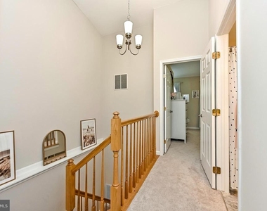 43195 Gatwick Square - Photo Thumbnail 12