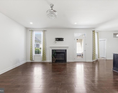 23359 Bymes Mill Terrace - Photo Thumbnail 6