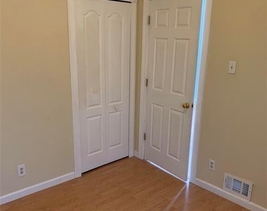 1820 Taylor Avenue - Photo Thumbnail 3