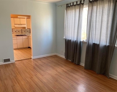 1820 Taylor Avenue - Photo Thumbnail 2