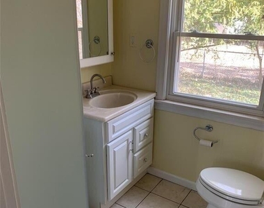 1820 Taylor Avenue - Photo Thumbnail 5