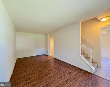 9773 Hagel Circle - Photo Thumbnail 3