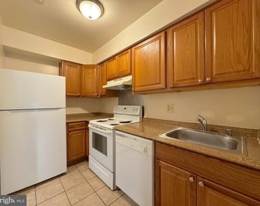 9773 Hagel Circle - Photo Thumbnail 7