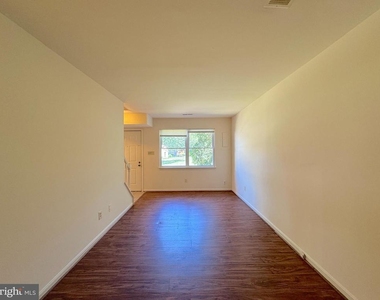 9773 Hagel Circle - Photo Thumbnail 4