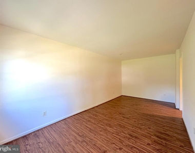 9773 Hagel Circle - Photo Thumbnail 2