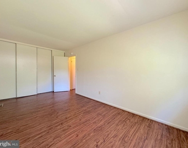 9773 Hagel Circle - Photo Thumbnail 12