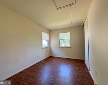 9773 Hagel Circle - Photo Thumbnail 14