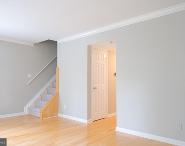 1640 Westwind Way - Photo Thumbnail 8