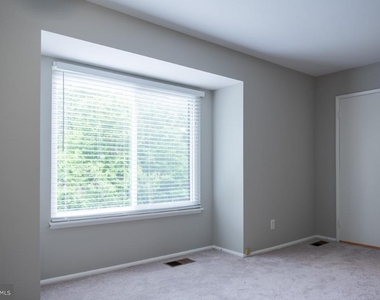 1640 Westwind Way - Photo Thumbnail 13