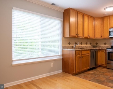 1640 Westwind Way - Photo Thumbnail 2