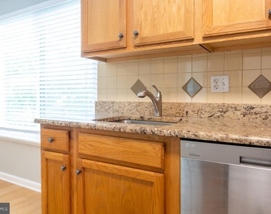 1640 Westwind Way - Photo Thumbnail 3