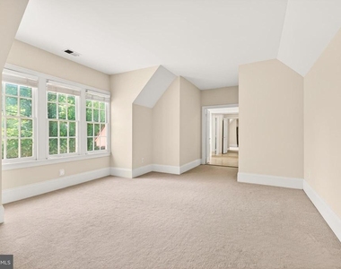 9860 Palace Green Way - Photo Thumbnail 29