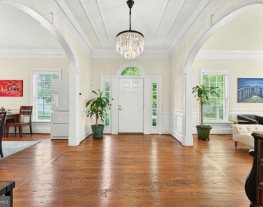 9860 Palace Green Way - Photo Thumbnail 4