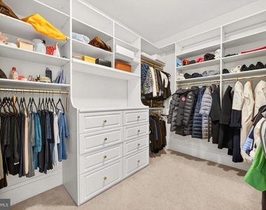 9860 Palace Green Way - Photo Thumbnail 35