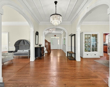 9860 Palace Green Way - Photo Thumbnail 3