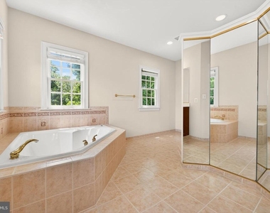 9860 Palace Green Way - Photo Thumbnail 32