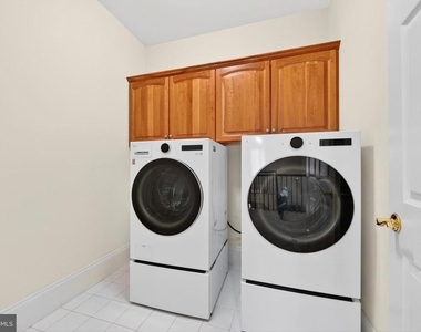9860 Palace Green Way - Photo Thumbnail 43