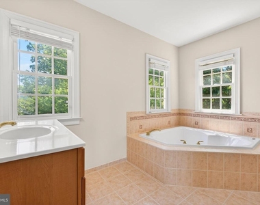 9860 Palace Green Way - Photo Thumbnail 31