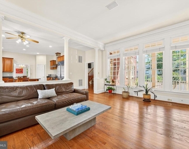 9860 Palace Green Way - Photo Thumbnail 11