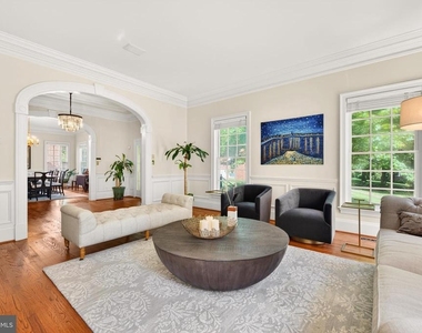 9860 Palace Green Way - Photo Thumbnail 6