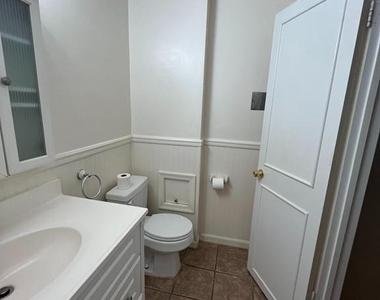 8407 W Boulevard Drive - Photo Thumbnail 13
