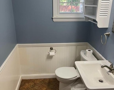 8407 W Boulevard Drive - Photo Thumbnail 12