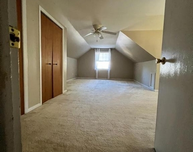 8407 W Boulevard Drive - Photo Thumbnail 16