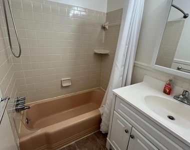 8407 W Boulevard Drive - Photo Thumbnail 14