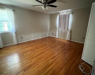 8407 W Boulevard Drive - Photo Thumbnail 7