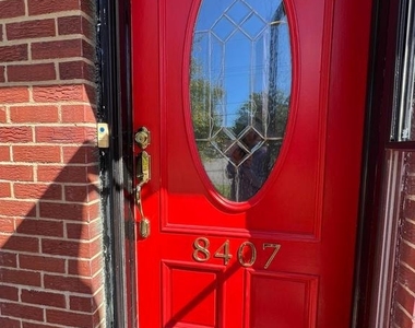 8407 W Boulevard Drive - Photo Thumbnail 2