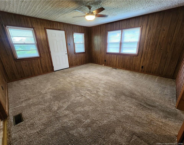 400 Roxie Avenue - Photo Thumbnail 18