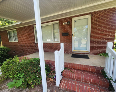 400 Roxie Avenue - Photo Thumbnail 2