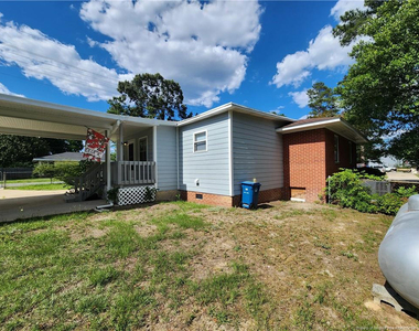 400 Roxie Avenue - Photo Thumbnail 5