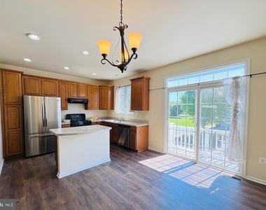 4651 Carisbrooke Lane - Photo Thumbnail 2