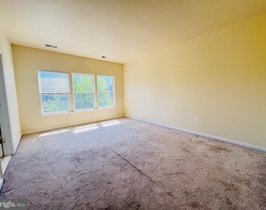 4651 Carisbrooke Lane - Photo Thumbnail 4