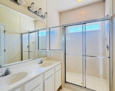4651 Carisbrooke Lane - Photo Thumbnail 5
