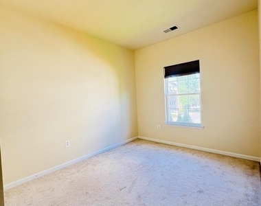 4651 Carisbrooke Lane - Photo Thumbnail 6