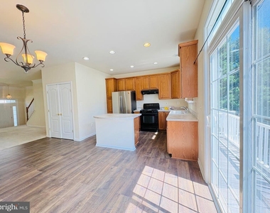 4651 Carisbrooke Lane - Photo Thumbnail 3