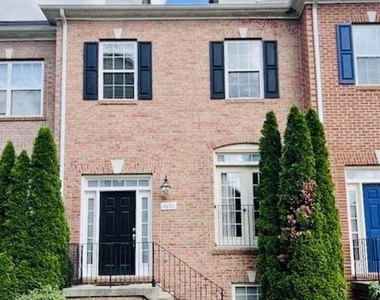 4651 Carisbrooke Lane - Photo Thumbnail 9