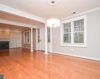 9108 Weant Drive - Photo Thumbnail 10