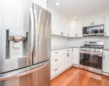 9108 Weant Drive - Photo Thumbnail 16