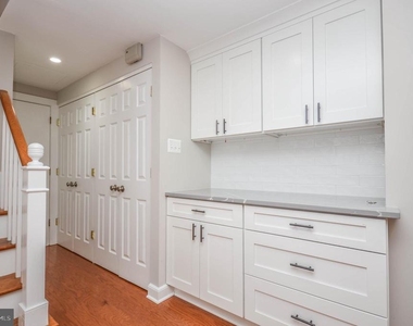 9108 Weant Drive - Photo Thumbnail 17