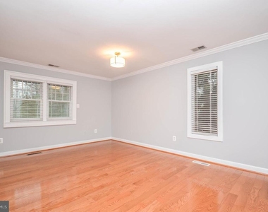 9108 Weant Drive - Photo Thumbnail 29