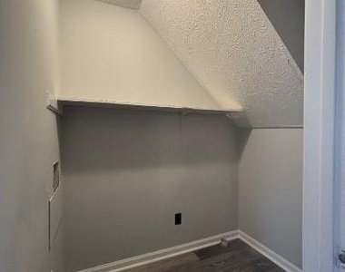 5713 Aftonshire Drive - Photo Thumbnail 3