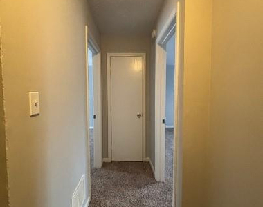 5713 Aftonshire Drive - Photo Thumbnail 10