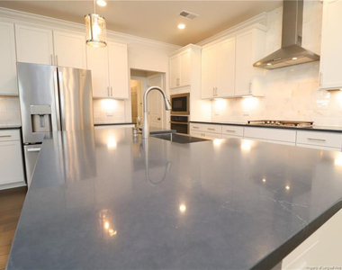 2932 Green Tractor Avenue - Photo Thumbnail 10