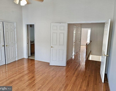 6984 Cromarty Drive - Photo Thumbnail 9