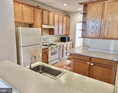 6984 Cromarty Drive - Photo Thumbnail 4