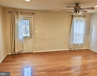 6984 Cromarty Drive - Photo Thumbnail 7