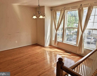 6984 Cromarty Drive - Photo Thumbnail 3
